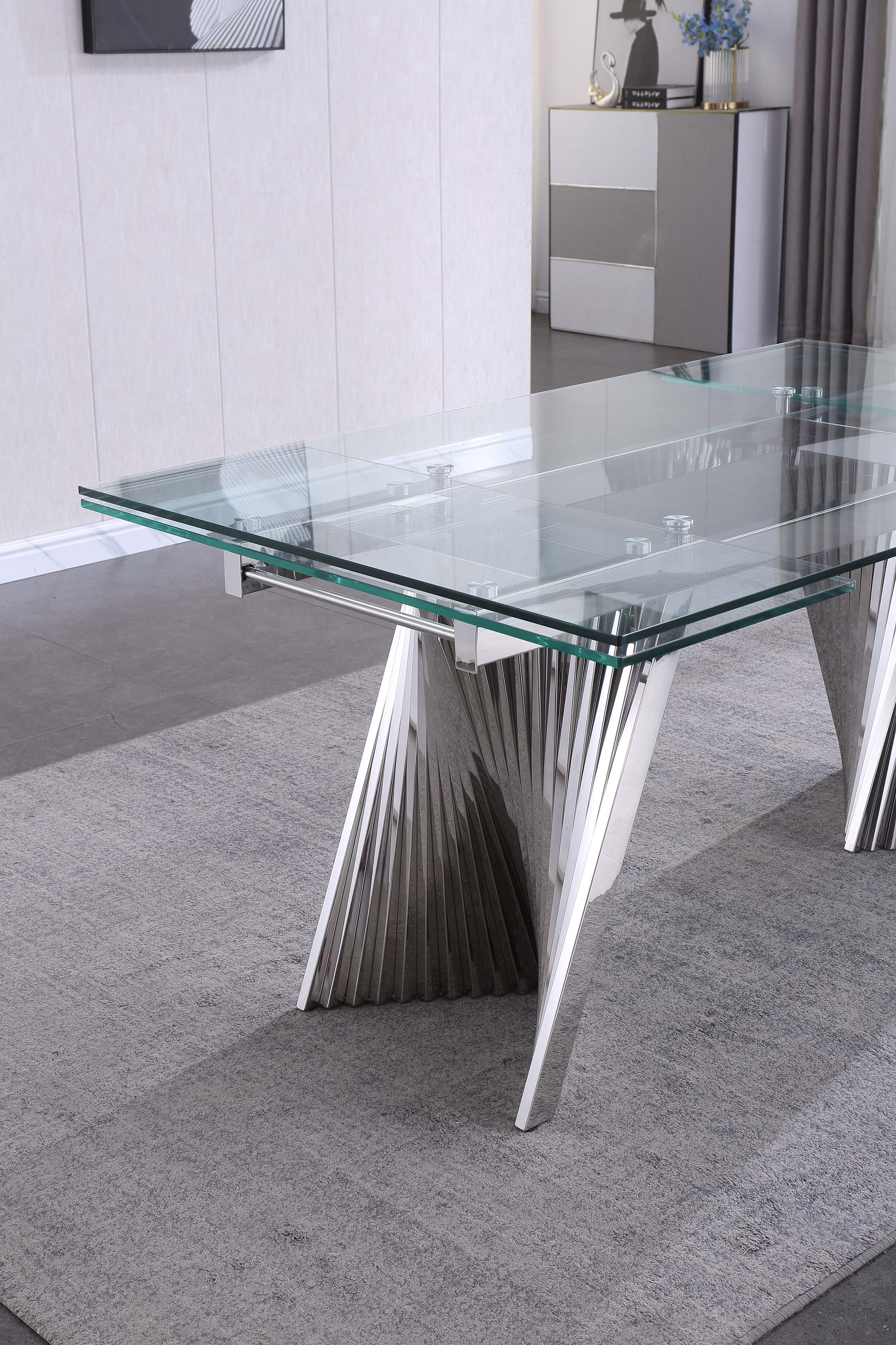 Nashla Extendable Dining Table