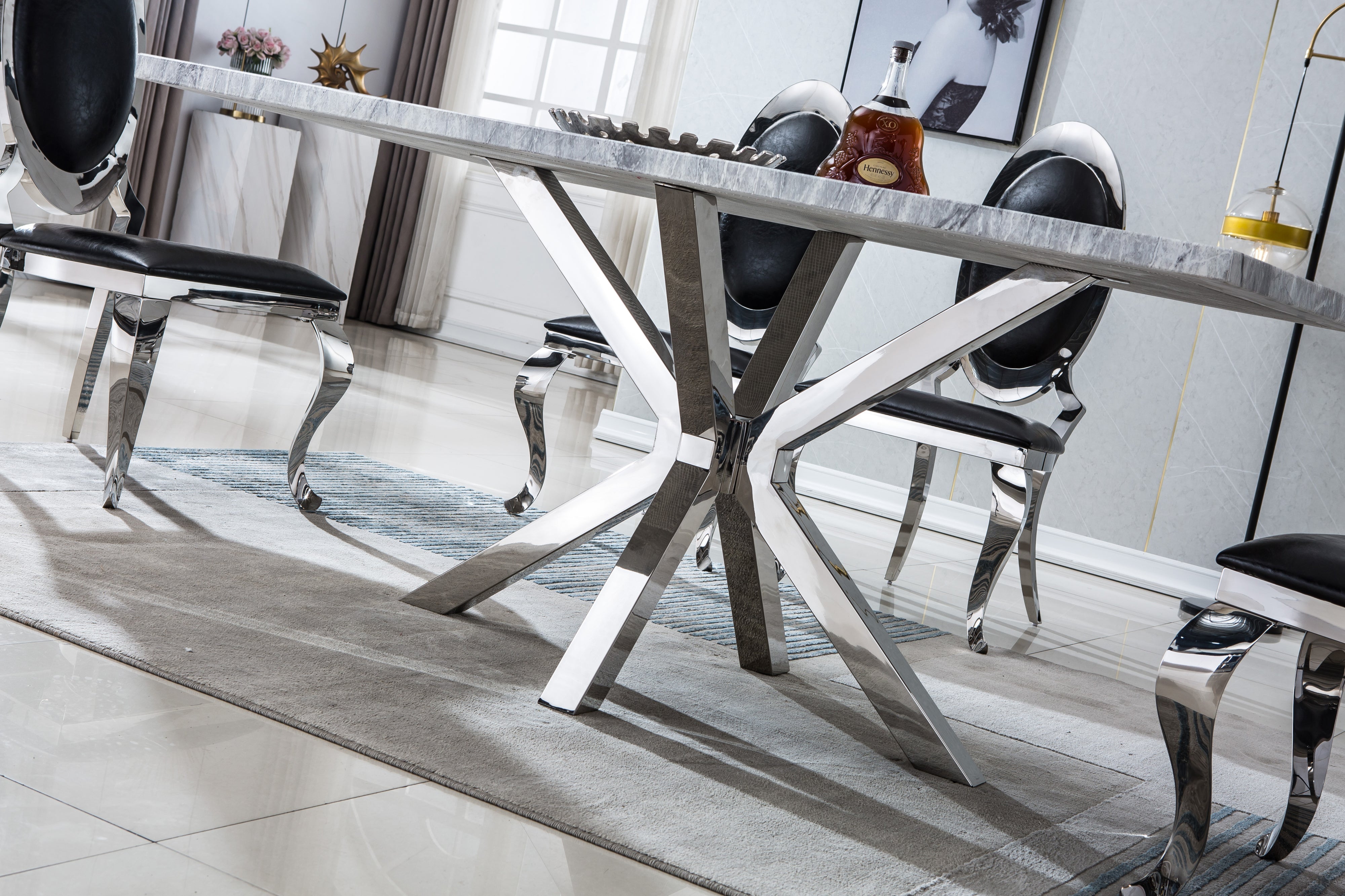 Friedhard Dining Table