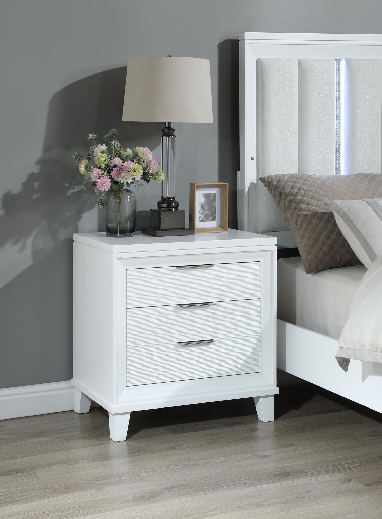 King Bed-Dresser-Mirror